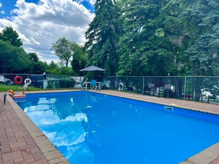 Merland Park Minnow Motel Пиктън Екстериор снимка